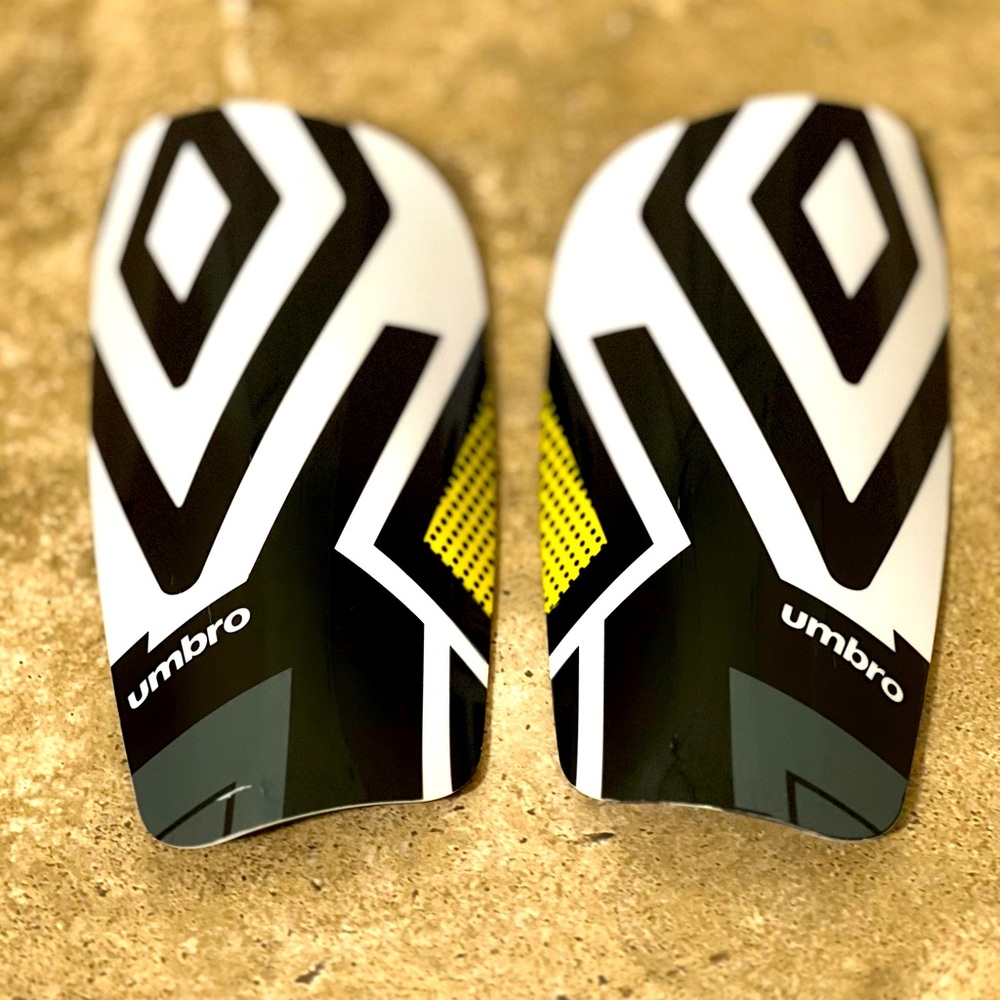 Umbro Junior Soccer Slip-in Shin Guards